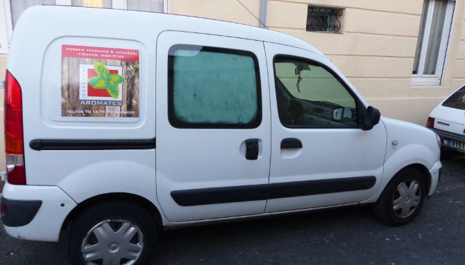 Cabane 3/4 : Magnet se fixe sur la carrosserie, dimensions personnalisées